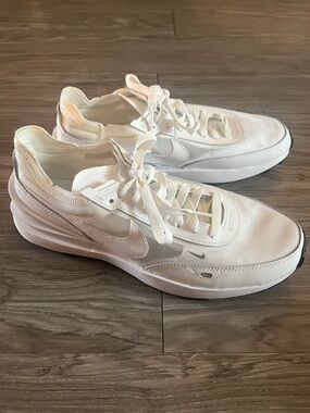 NWOT Women's Nike NSW/WFFL 1 White Sneaker